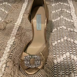 NEW Betsey Johnson Metal Glam 3” heels
